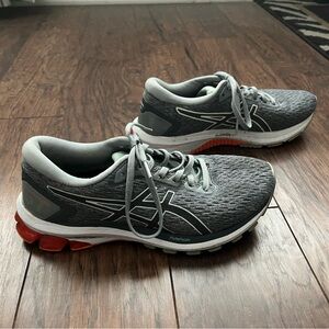 ASICS Women’s 7.5 Gray Athletic Shoes